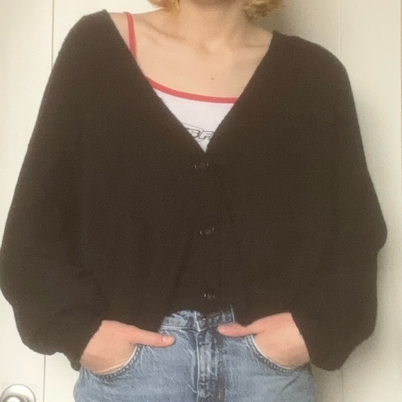 ICHI Sweaters - ICHI Relaxed Black V-Neck Button Cardigan Sweater